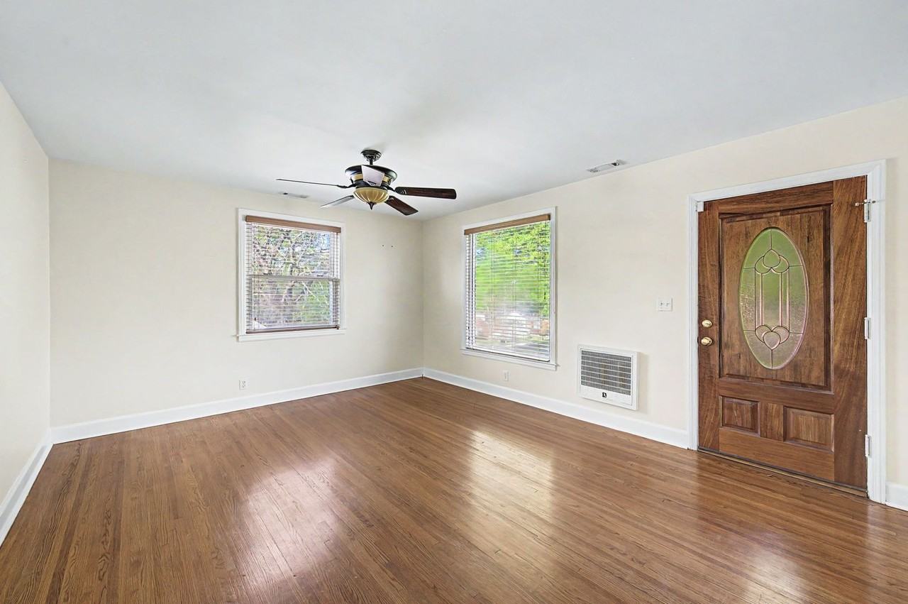 1918 Moran Ave - Photo 7 of 35