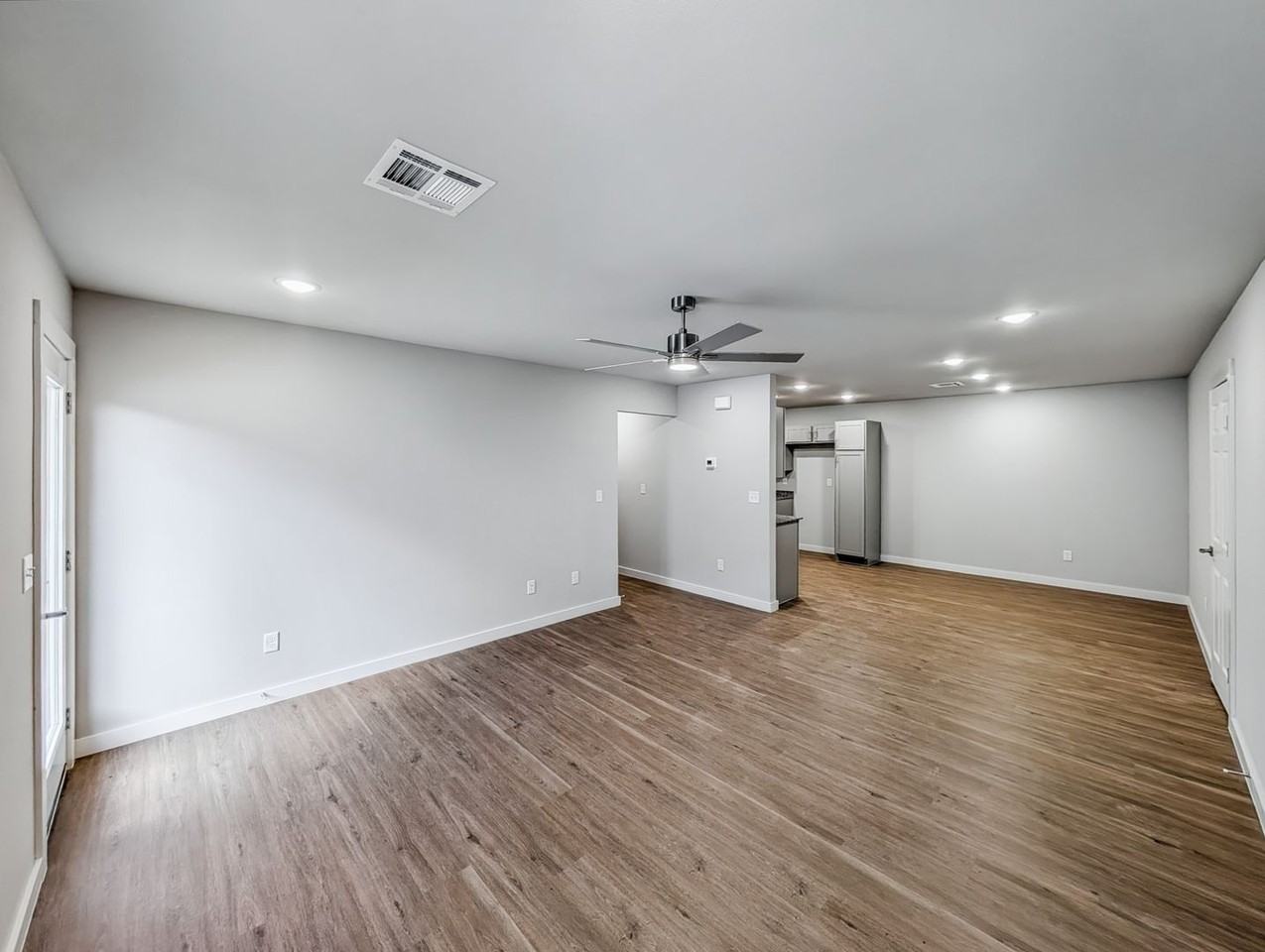 6503 Nw Kathleen St - Photo 4 of 19