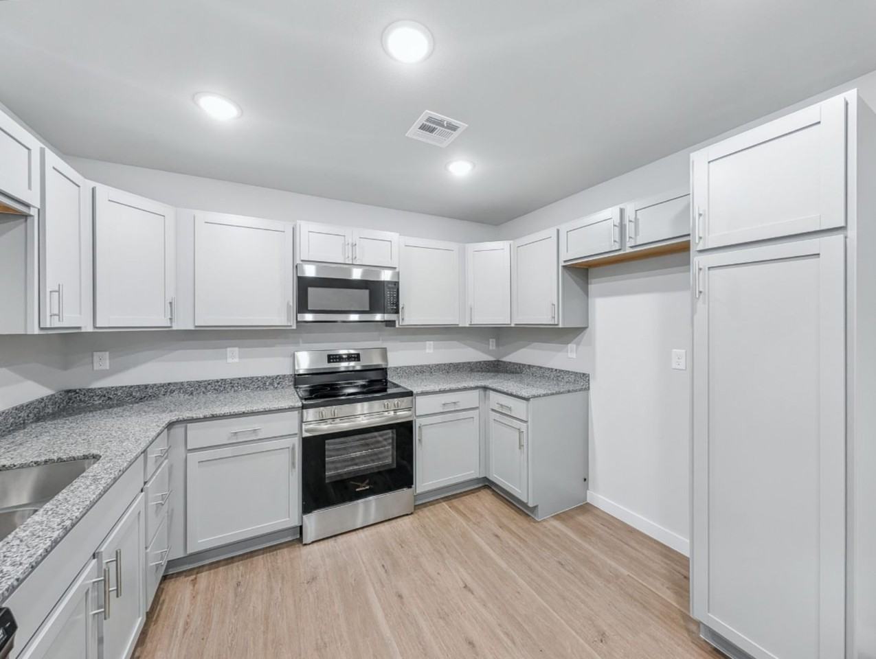 6503 Nw Kathleen St - Photo 7 of 19