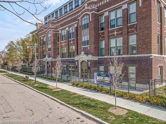 1454 Townsend St #307 - Photo 2 of 21