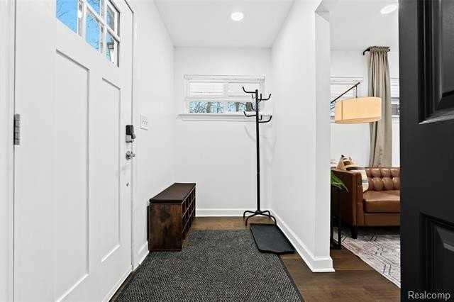 2566 Harrington Rd - Photo 3 of 50