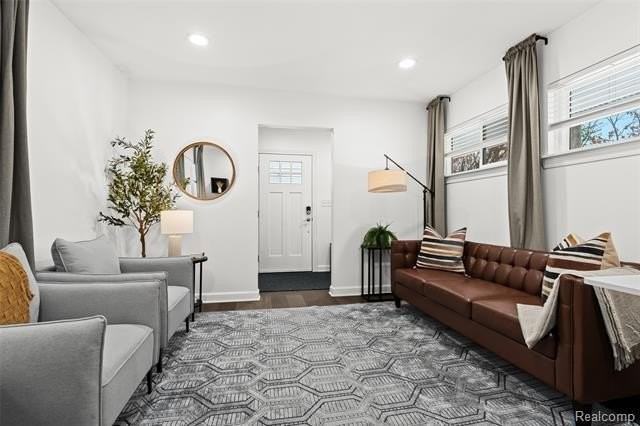 2566 Harrington Rd - Photo 5 of 50