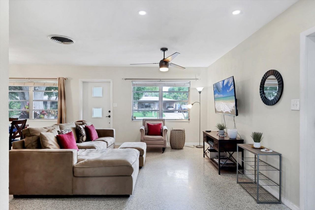 2532 Belvoir Blvd - Photo 4 of 27