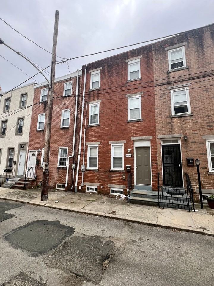 1920 Cambridge St - Photo 2 of 22