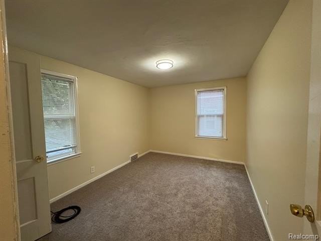 19235 Raymond St - Photo 7 of 12