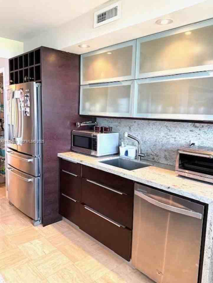 1121 Crandon Blvd Apt D702