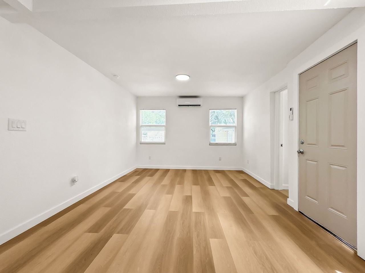 1538 S Martin Luther King Jr Ave - Photo 5 of 19