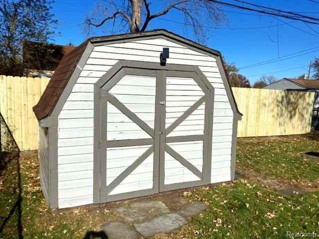 861 E Dallas Ave - Photo 6 of 23