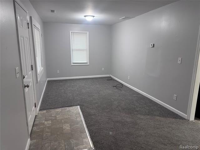 20940 Wellington Ave - Photo 2 of 11