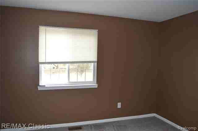 40433 Bluesprings Ct - Photo 3 of 25