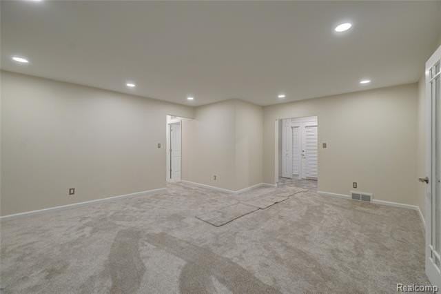 2451 Sanders Pl - Photo 7 of 40