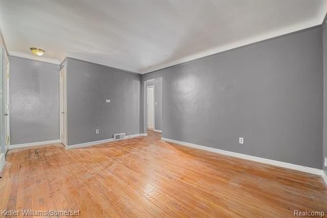 6306 Farmbrook St - Photo 4 of 13