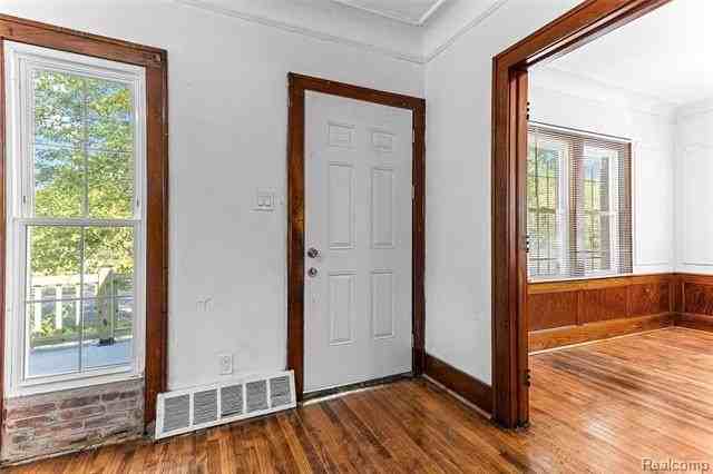 4827 Gray St - Photo 6 of 20