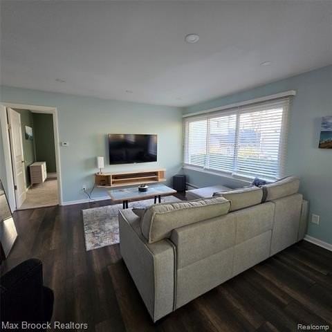 805 S Winding Dr - Photo 5 of 16