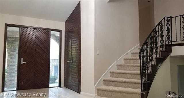 1728 Hiview Ct - Photo 3 of 18