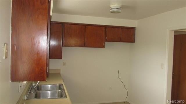 5652 Westpoint St - Photo 6 of 22