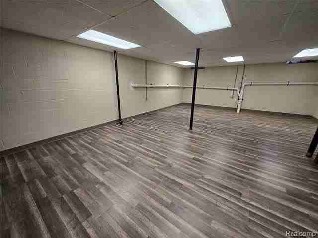 3810 Rochester Rd - Photo 4 of 30