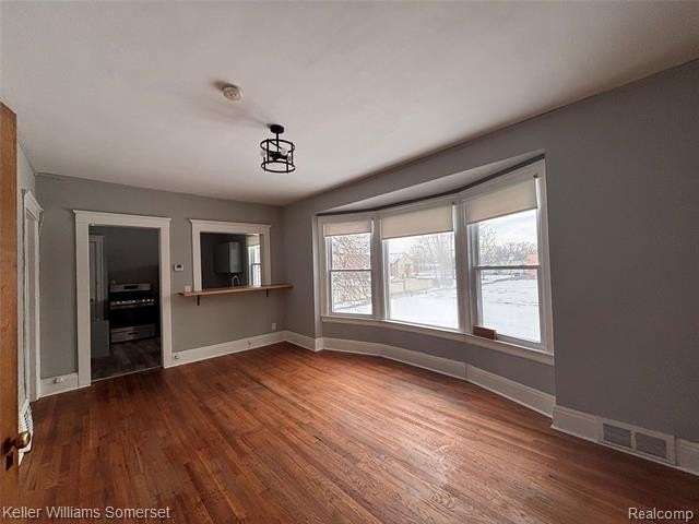 846 E Grand Blvd - Photo 2 of 11