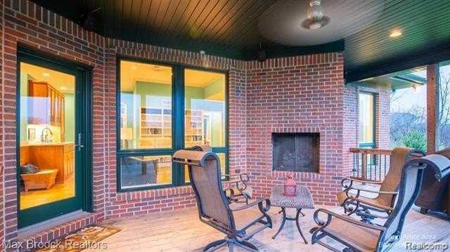 3520 Blue Heron Ct - Photo 2 of 13