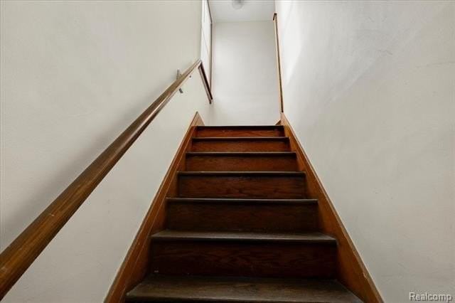 1413 Wayburn St - Photo 2 of 12