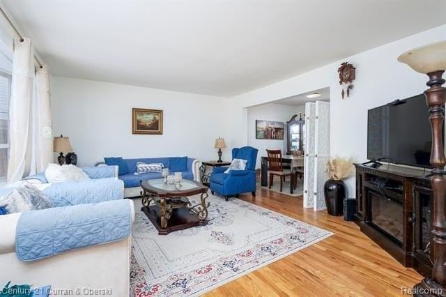 1286 Sherbourne Dr - Photo 5 of 38