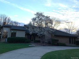 featured image of 3266 Montmarte Cir