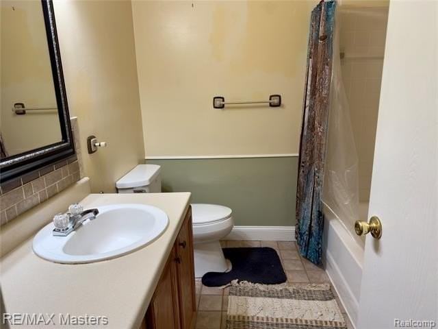 20037 Village Green Ct - Photo 7 of 12