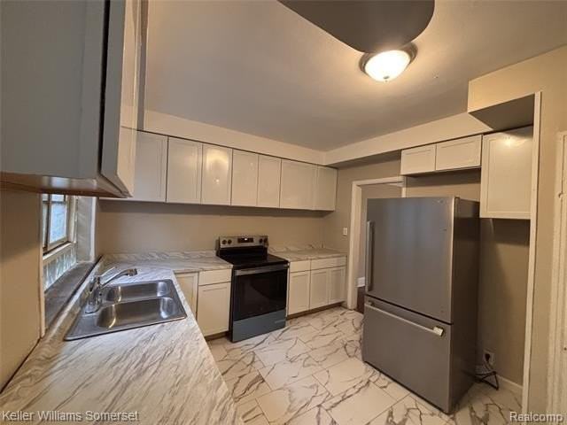 17606 Roselawn St - Photo 5 of 9