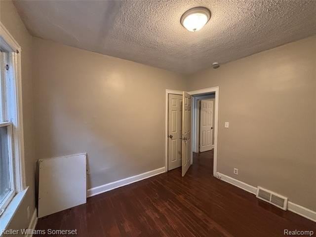 17606 Roselawn St - Photo 6 of 9