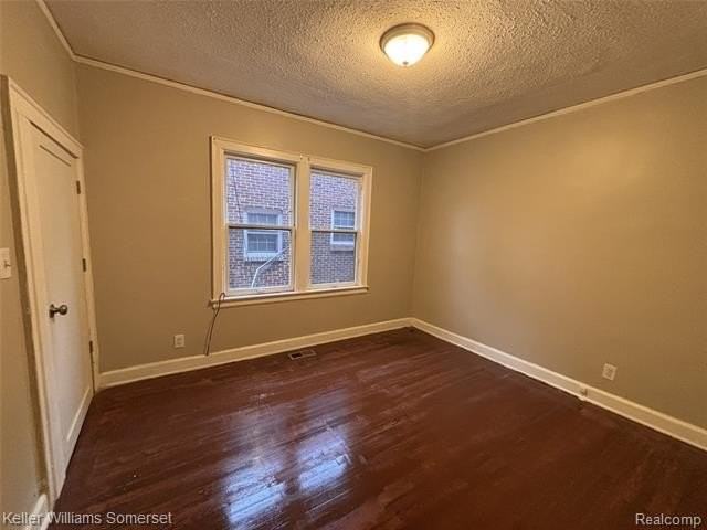 17606 Roselawn St - Photo 7 of 9
