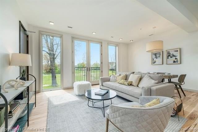 1450 Townsend St - Photo 2 of 18