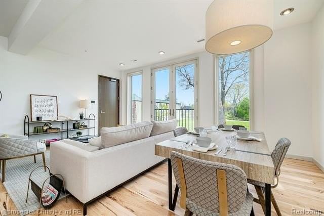 1450 Townsend St - Photo 4 of 18