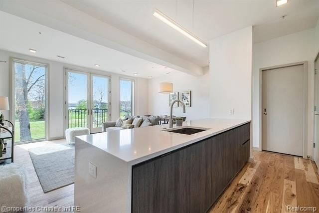 1450 Townsend St - Photo 5 of 18