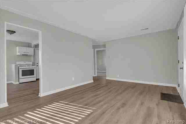 7011 Lozier Ave - Photo 5 of 17