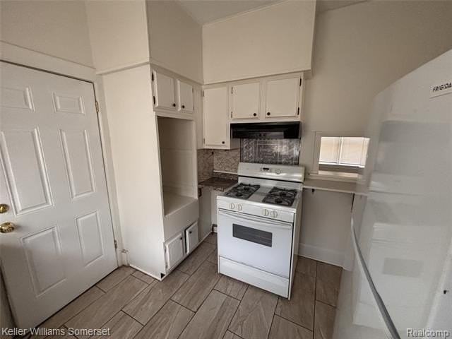 15771 Turner St - Photo 5 of 12