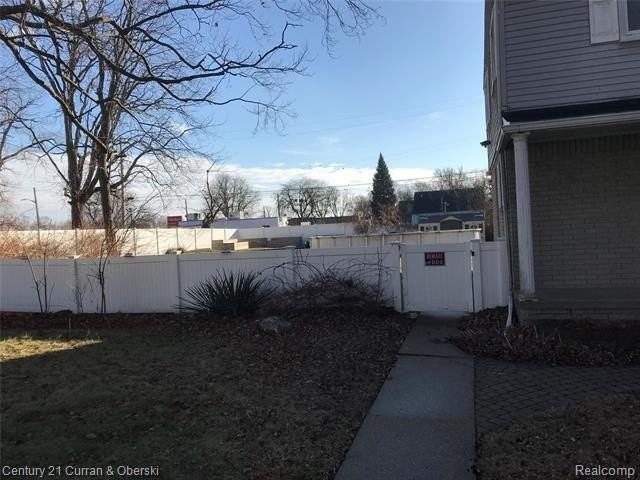 24071 Mcdonald St - Photo 2 of 13