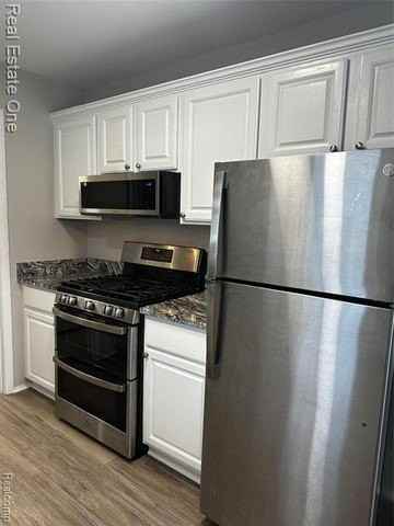 38 Kenyon Dr - Photo 2 of 13