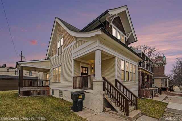 1463 Baldwin St - Photo 2 of 16