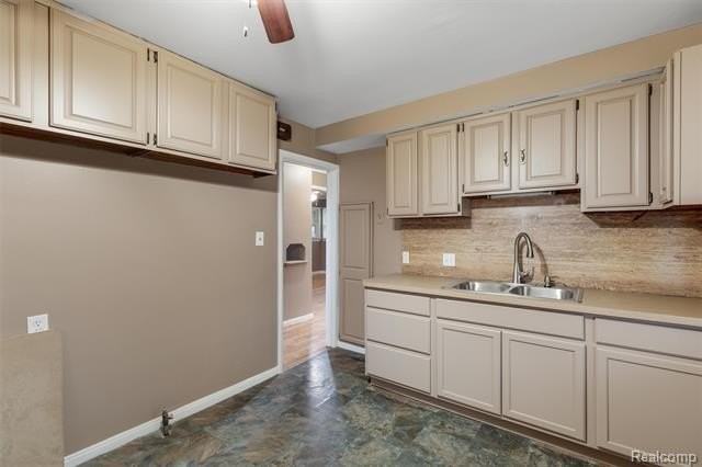 20254 Mackay St - Photo 7 of 19