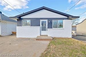 featured image of 1982 S Ortonville Rd