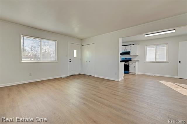 1982 S Ortonville Rd - Photo 6 of 46