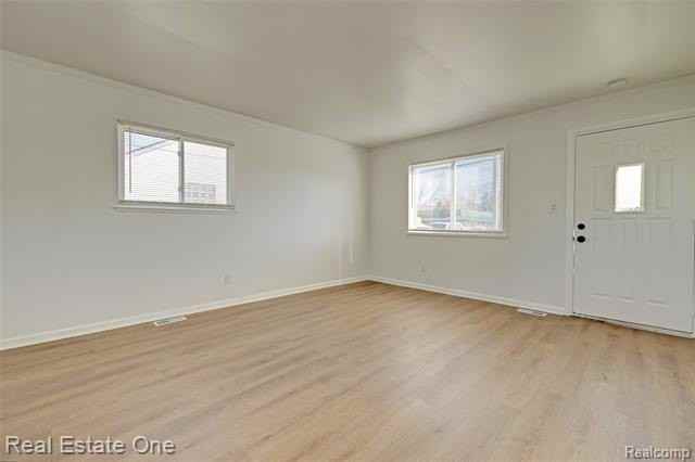 1982 S Ortonville Rd - Photo 7 of 46