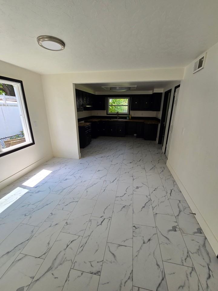 580 82nd St - Photo 2 of 8