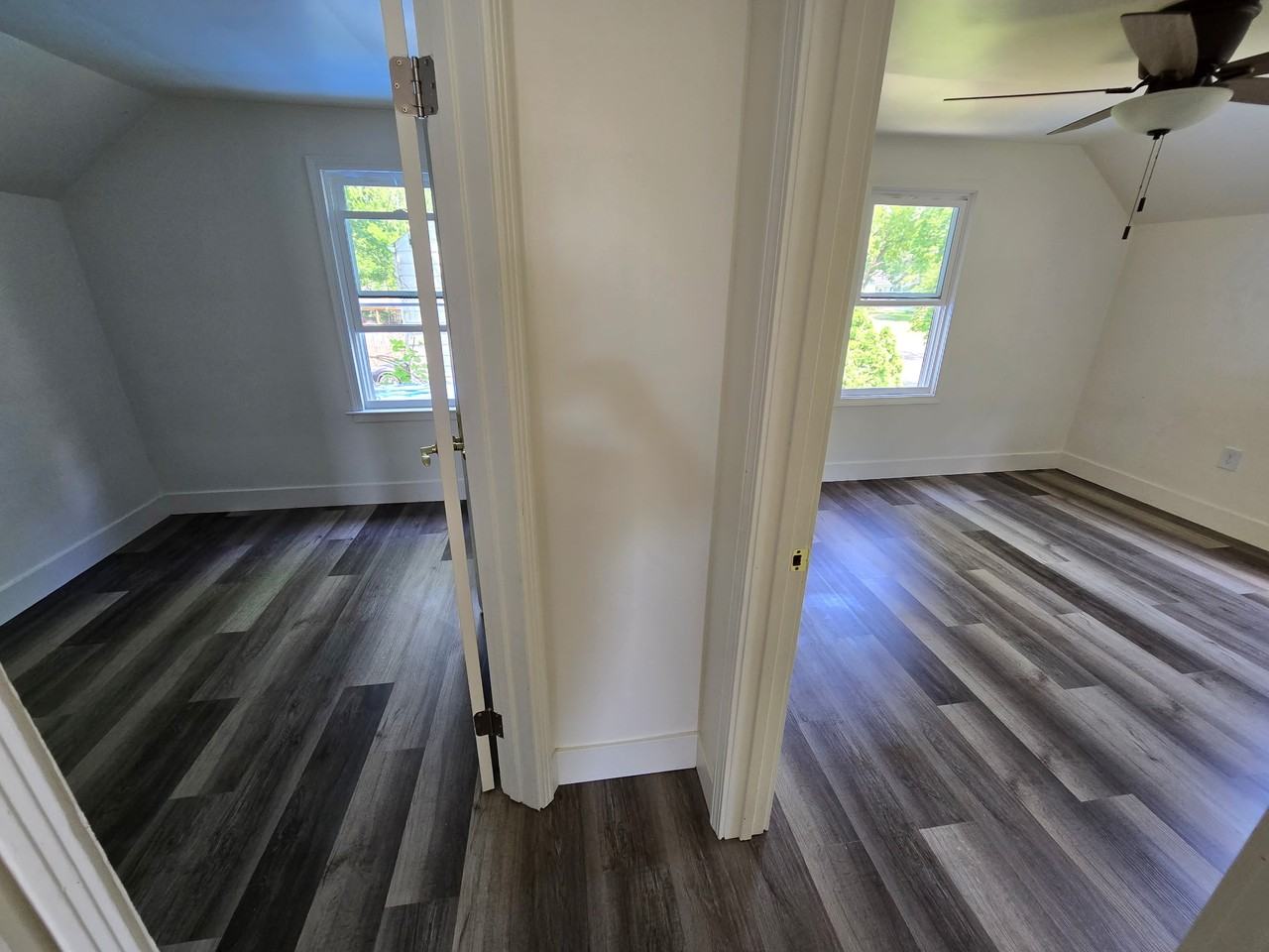 580 82nd St - Photo 6 of 8