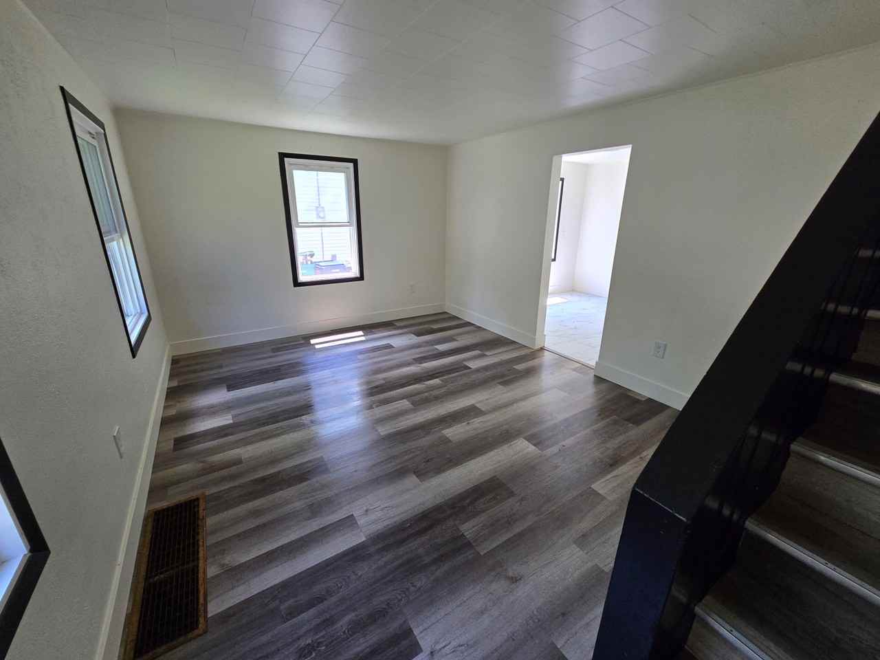 580 82nd St - Photo 7 of 8