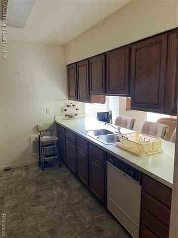 502 1/2 Huron Ave - Photo 5 of 13