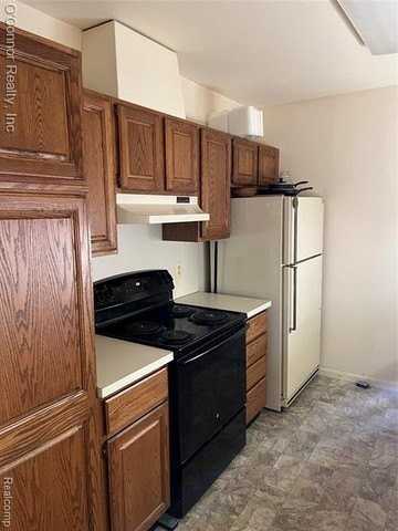 502 1/2 Huron Ave - Photo 6 of 13