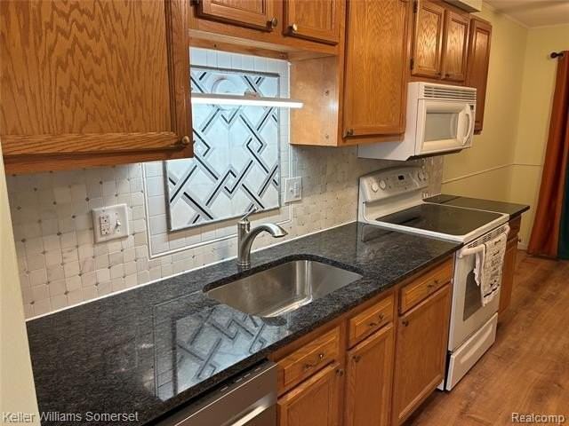 17082 Kingsbrooke Dr - Photo 3 of 13