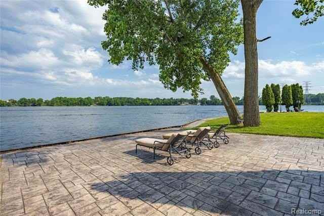 42195 Kouza Ct - Photo 2 of 23