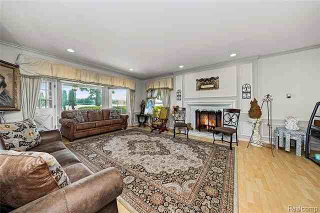 42195 Kouza Ct - Photo 4 of 23
